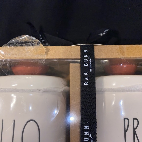 Rae Dunn HELLO/PRETTY mini canisters w/flower toppers 3.5x2.5” New in Box - Picture 8 of 9